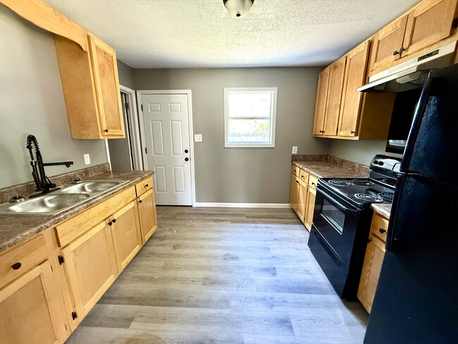 Photo - 3831 Morningview Dr