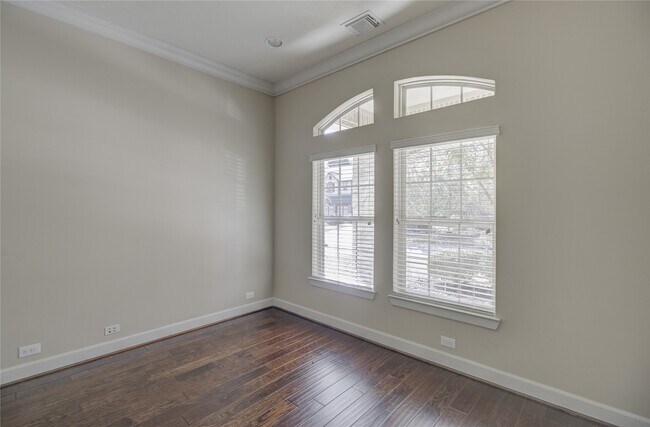 Photo - 70 S Almondell Cir