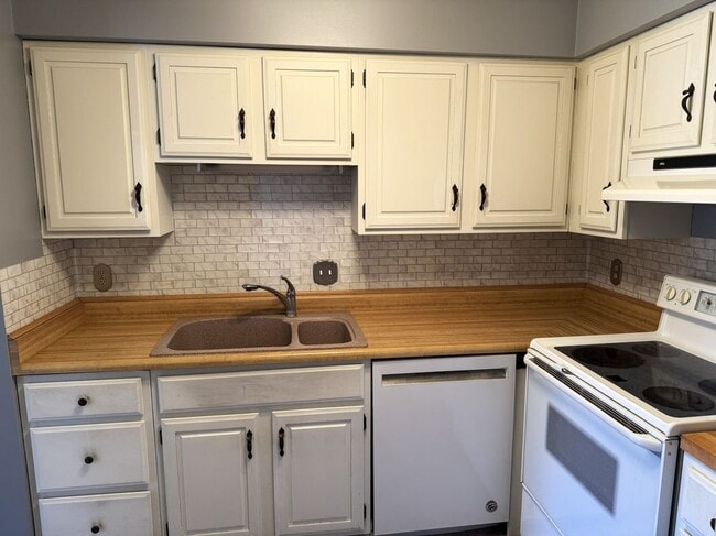 Photo - 3438 Villa Ridge Unit A