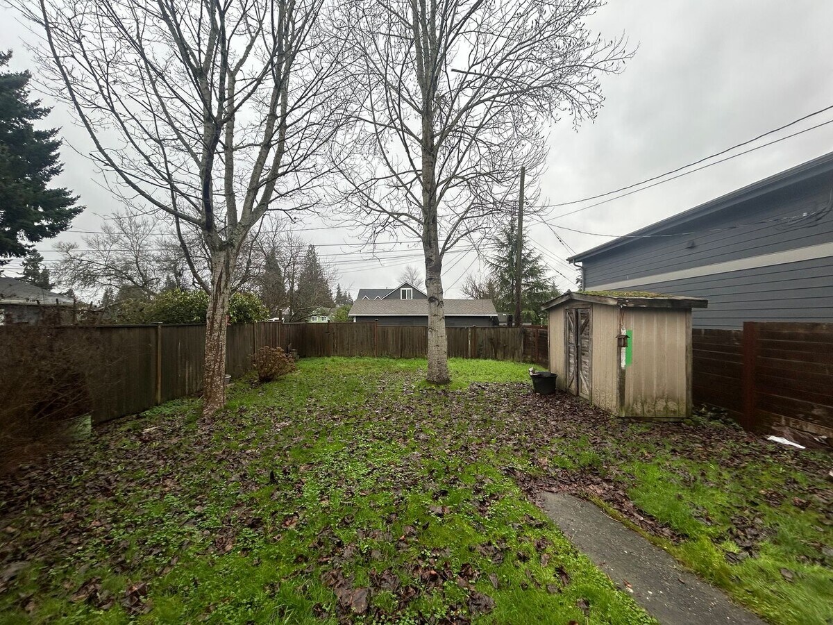 Photo - Tacoma Craft man house 3 bd, 1bath with large back yard!