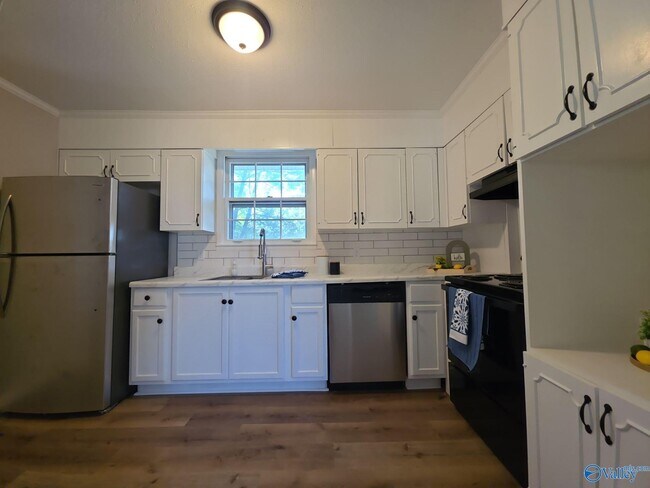 Photo - 3619 Hester Ln NW