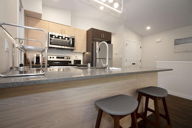 Cuisine - 575 Warsaw Avenue Apartments