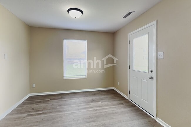 Photo - 3126 Hurst St