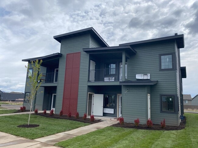 Photo - 1140 SW 27th St Unit 103