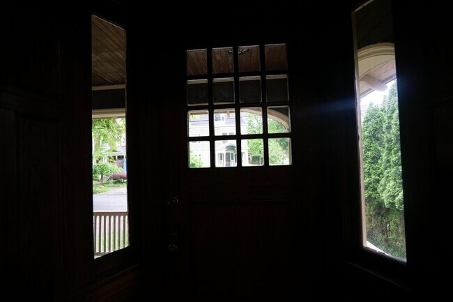 Photo - 125 Victoria Pl