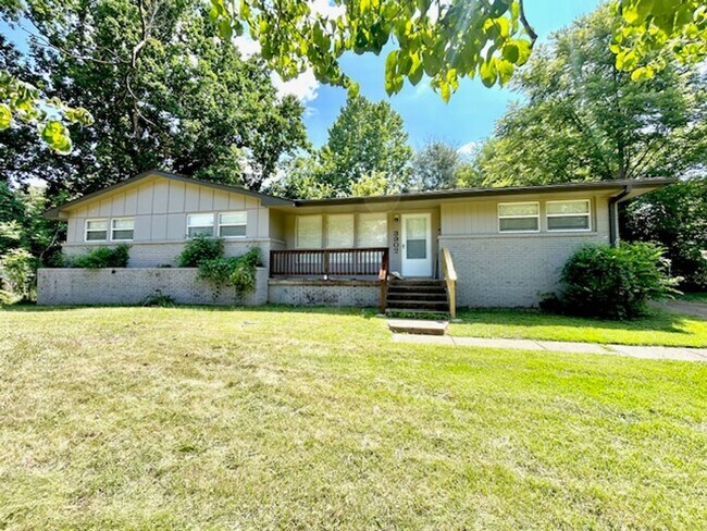Photo - Move In Special-$500 off first month's rent- 3-bedroom 1.5 bath charming home with spacious yard.