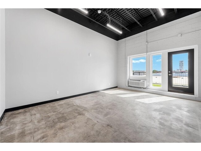 Photo - 801 SE 9th St Unidad 220