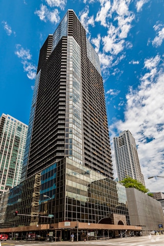 Building Photo - 10 E Ontario St Unit 4107 Rental