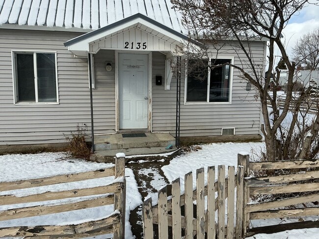 Building Photo - Adorable house