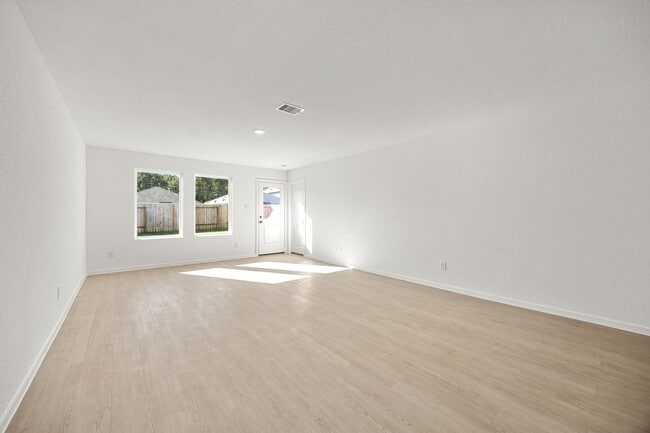 Photo - 31433 Moore Rd