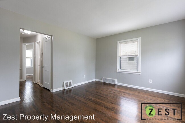 Photo - 3 br, 1 bath House - 19366 Woodside