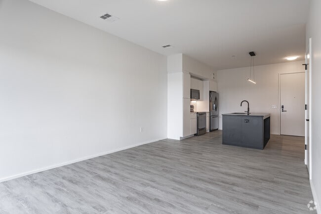 1BD, 1BA - 728SF