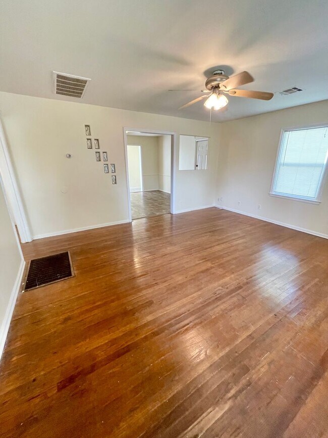 Photo - Charming Hideaway: 2BR Cozy House