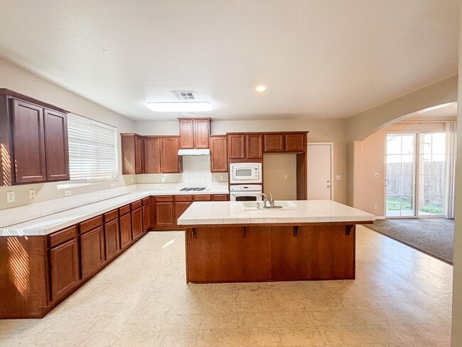 Photo - 5537 N Gates Ave