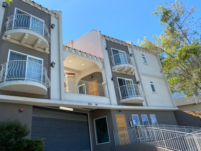 Building Photo - 2149 Carlmont Dr