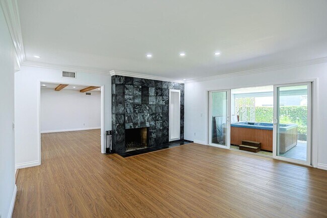Photo - 1200 W Rowan St