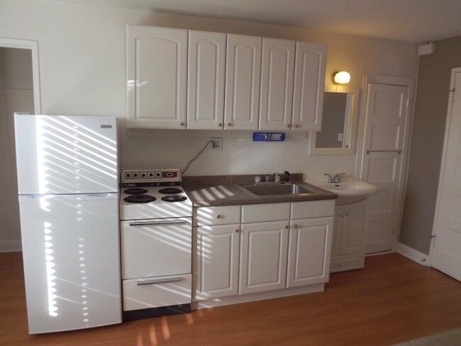 Photo - 115 N Park St