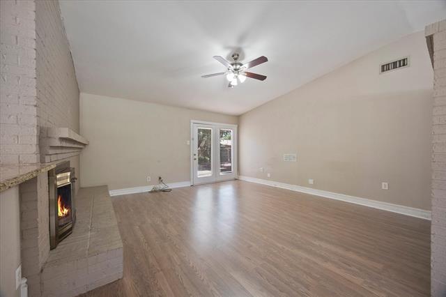 2413 Village Green Dr
