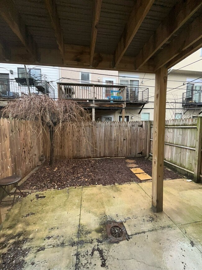 Photo - 2123 Christian St