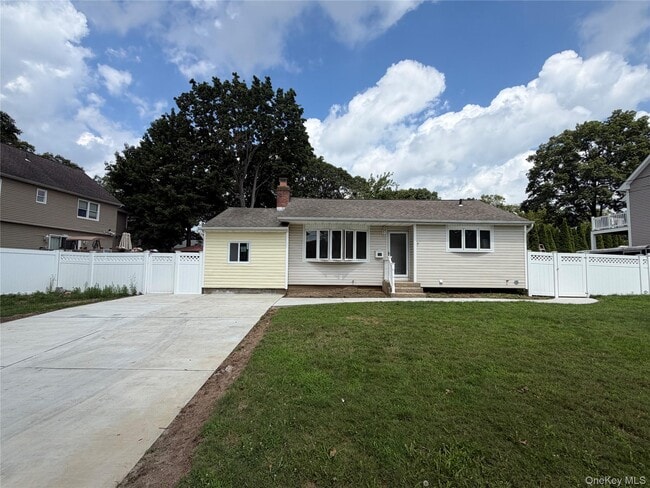 Building Photo - 3 Grand Haven Dr