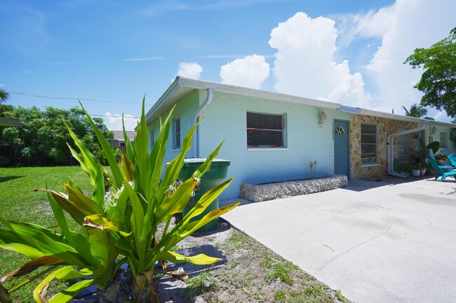 Building Photo - 1193 S Alhambra Cir Unit 1