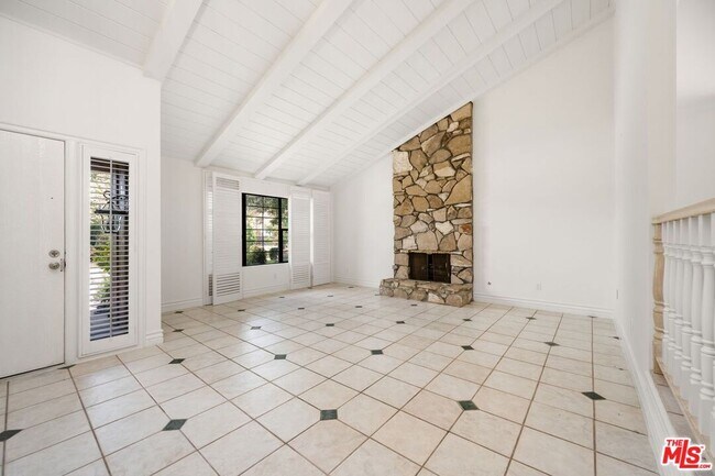 1844 Michael Ln