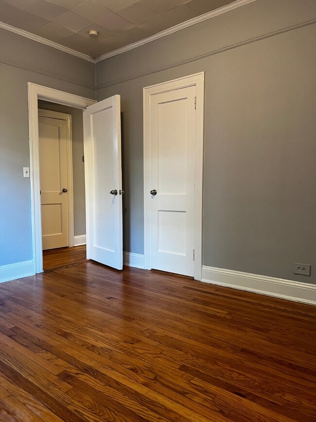 Photo - 576 Warburton Ave