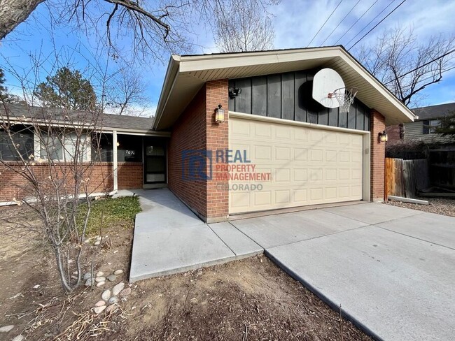 Photo - 7074 S Willow St