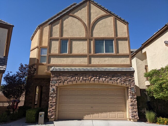 Photo - WINDSOR AT QUEENSRIDGE