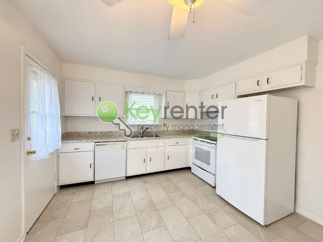 Photo - 1010 Summer St