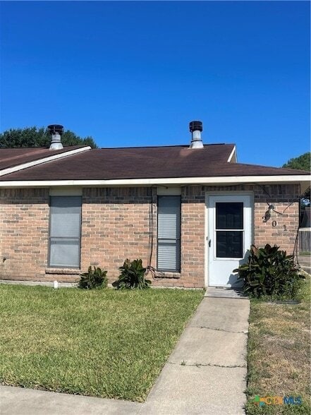 Building Photo - 201 Versailles St Rental
