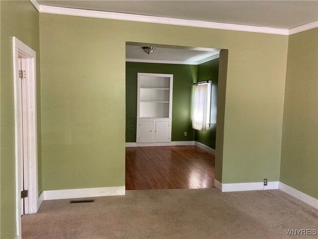 Photo - 21 College St