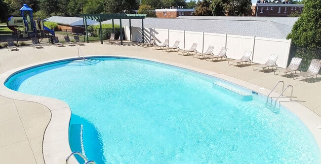 Pine Ridge Apartments