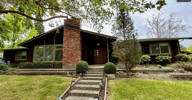 Building Photo - 592 Old Orchard Dr