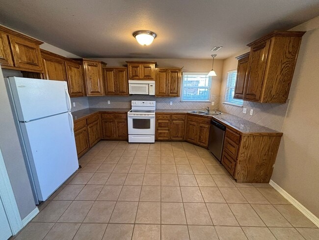 Photo - NEW APPLIANCES TO COME!! Gorgeous Single Family Home Off Of Mount Comfort Road!