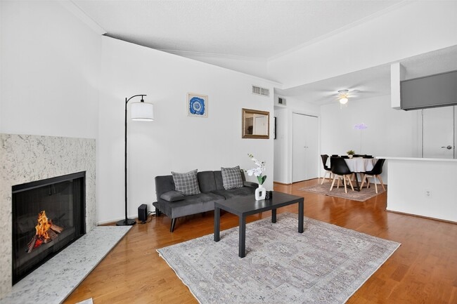 Photo - 3770 Lovers Wood Ln Unit 610