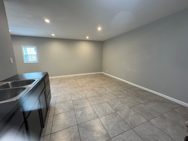 Photo - 1628 Avenue K Unit 3