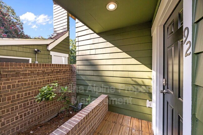 Photo - 425 W 8th St