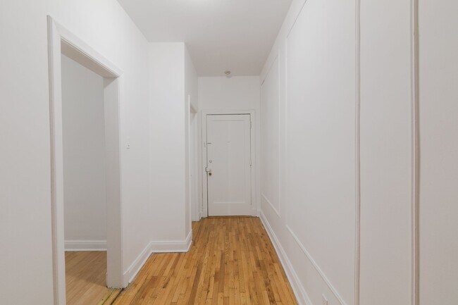 Photo - 2100 Rue du Fort Unit 103