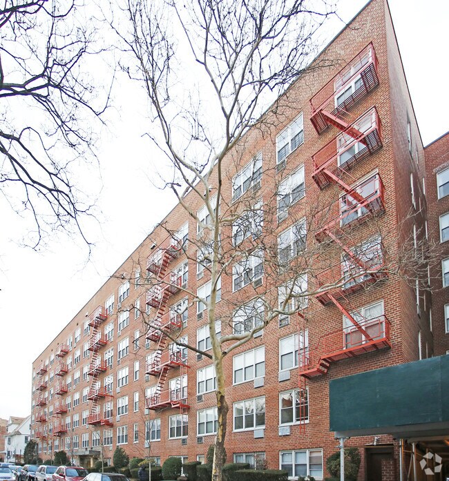 Photo - 465-495 E 7th St