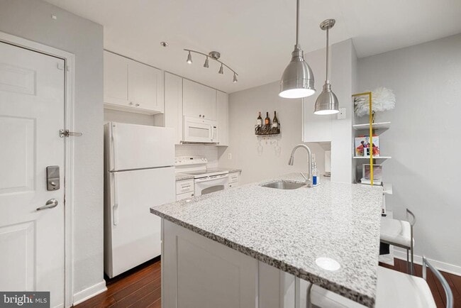 Building Photo - 3309 Wyndham Cir Unit 1180 Rental