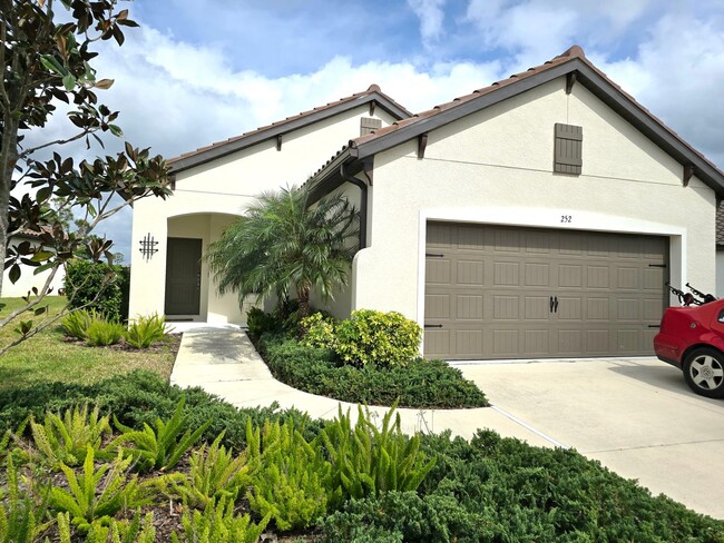 Stunning 3-Bedroom, 2-Bathroom Home + Den ... - Stunning 3-Bedroom, 2-Bathroom Home + Den ...