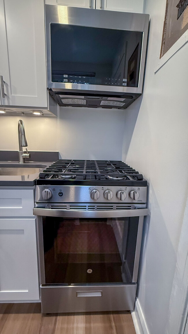 Photo - 2207 Sulgrave Ave Unit 2