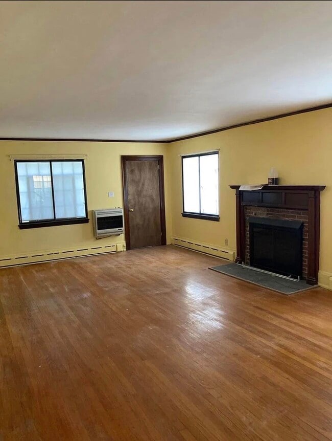 22 Lake St