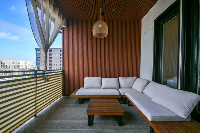 Photo - 2412 Canal St