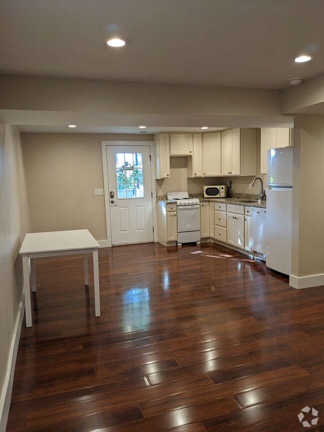 Building Photo - 8918 S Alpen Way Rental