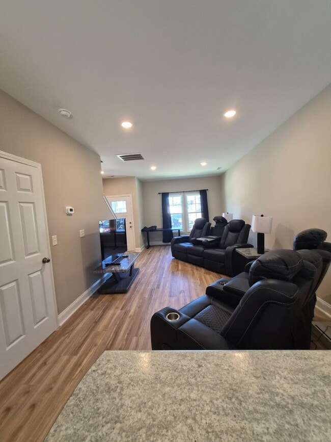 Photo - 187 Loren Rd