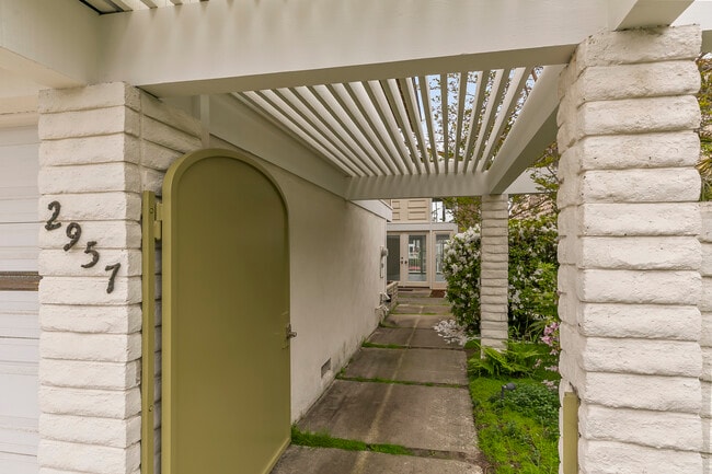 Photo - 2957 Seaview Ave