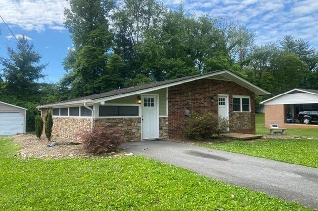 Photo - 3 Bedroom 1 Bathroom Home in Johnson City, TN