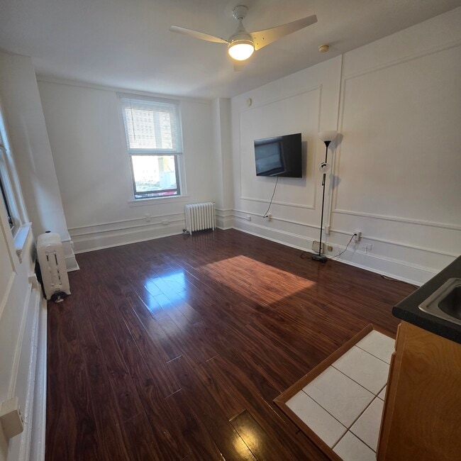 Photo - 1324 Locust St